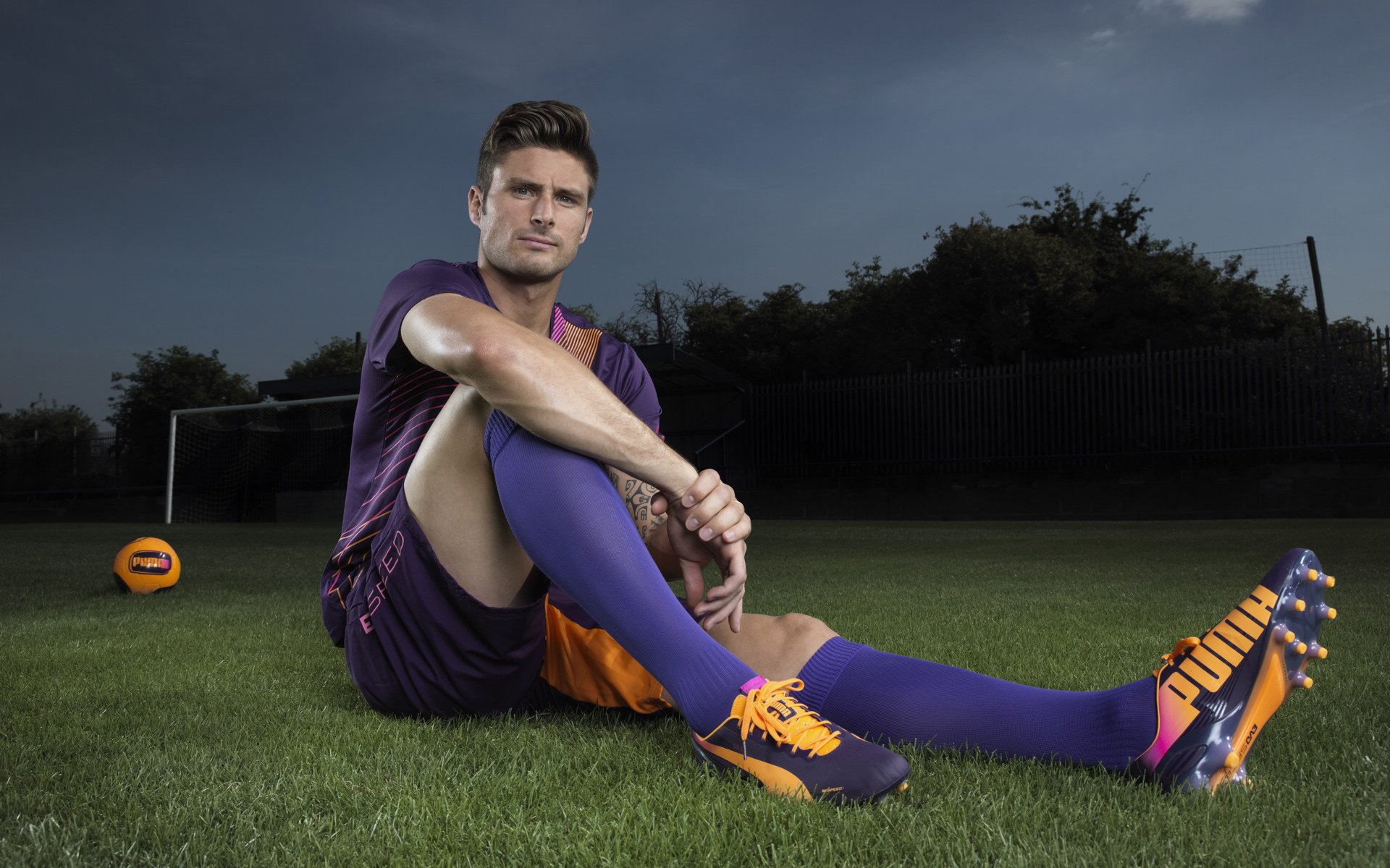 乡村篮球运动示范项目持续推广，促进基层体育普及，乡村篮球活动照片